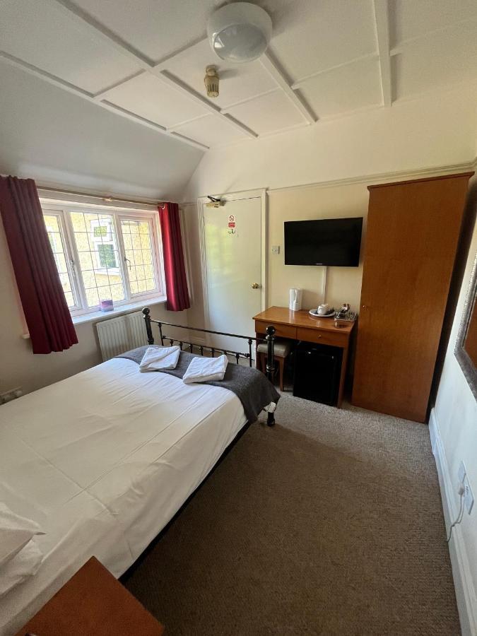 The Admirals Inn Guest House Μπράκνελ Εξωτερικό φωτογραφία