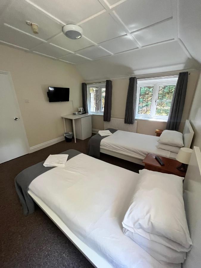 The Admirals Inn Guest House Μπράκνελ Εξωτερικό φωτογραφία