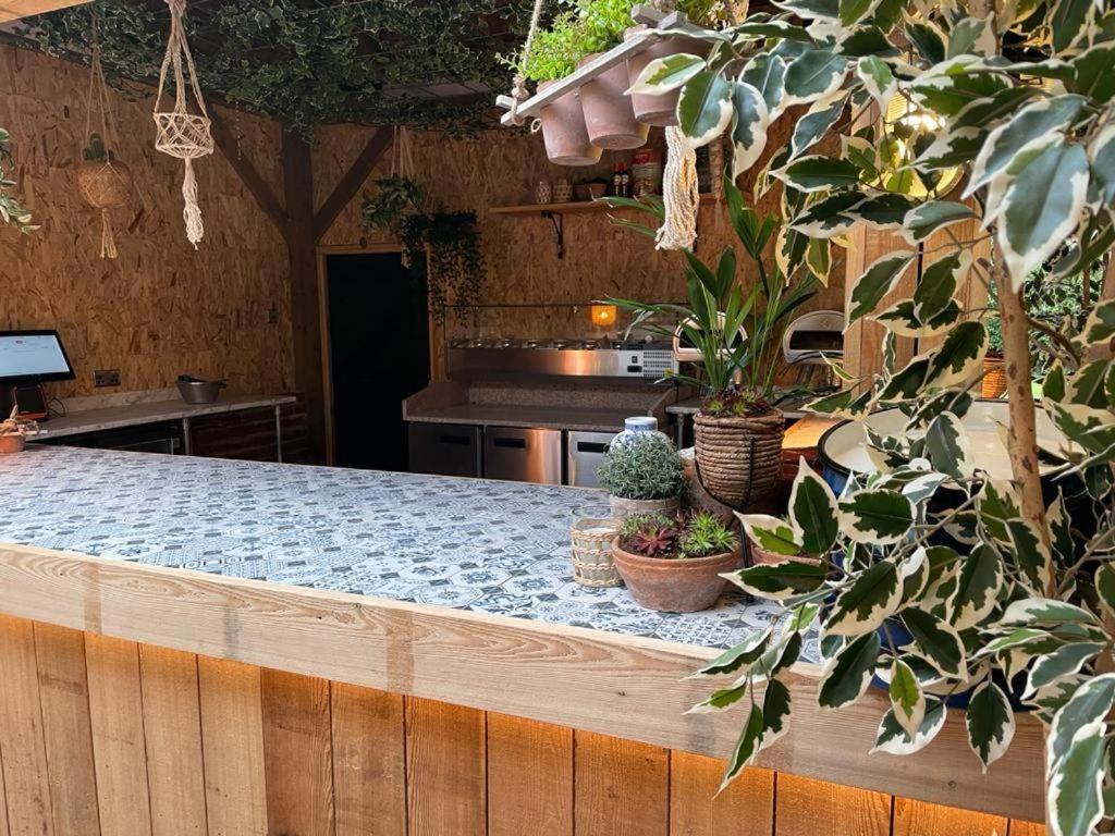The Admirals Inn Guest House Μπράκνελ Εξωτερικό φωτογραφία